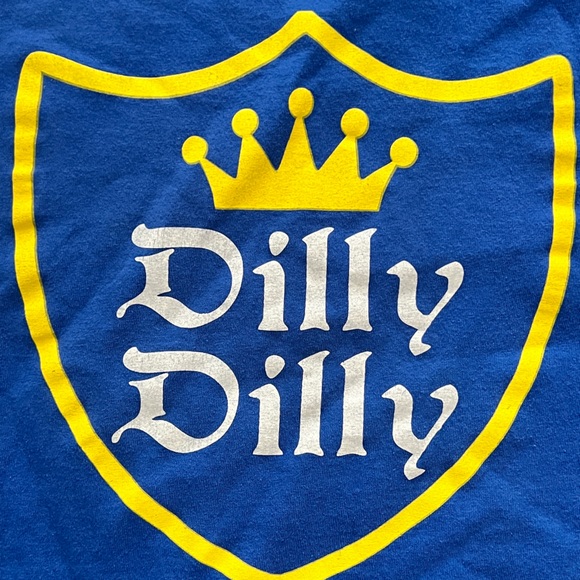 Dilly Dilly T-Shirt. Size Large - Picture 2 of 3
